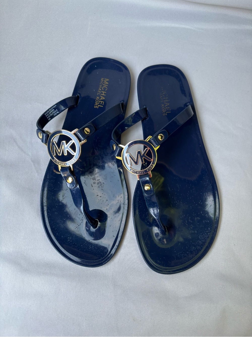 Michael Kors Navy Jelly Thong Sandals with Gold MK Logo Size 8 - Picture 7 of 9